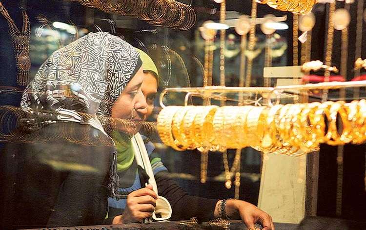 أسباب ارتفاع مصنعية الذهب رغم تراجع الأسعار.. خبيرة تكشف التفاصيل