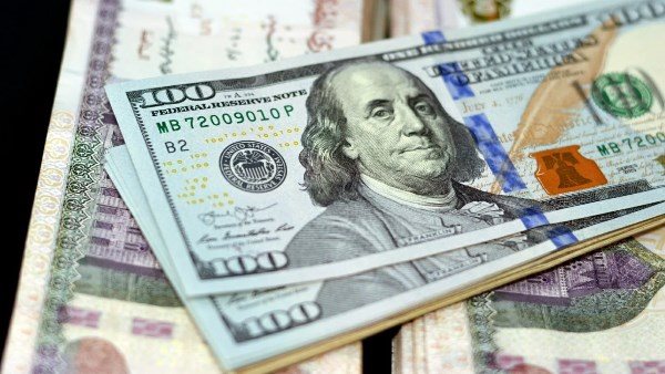 أسعار الدولار اليوم السبت في البنوك المصرية خلال العطلة الأسبوعية