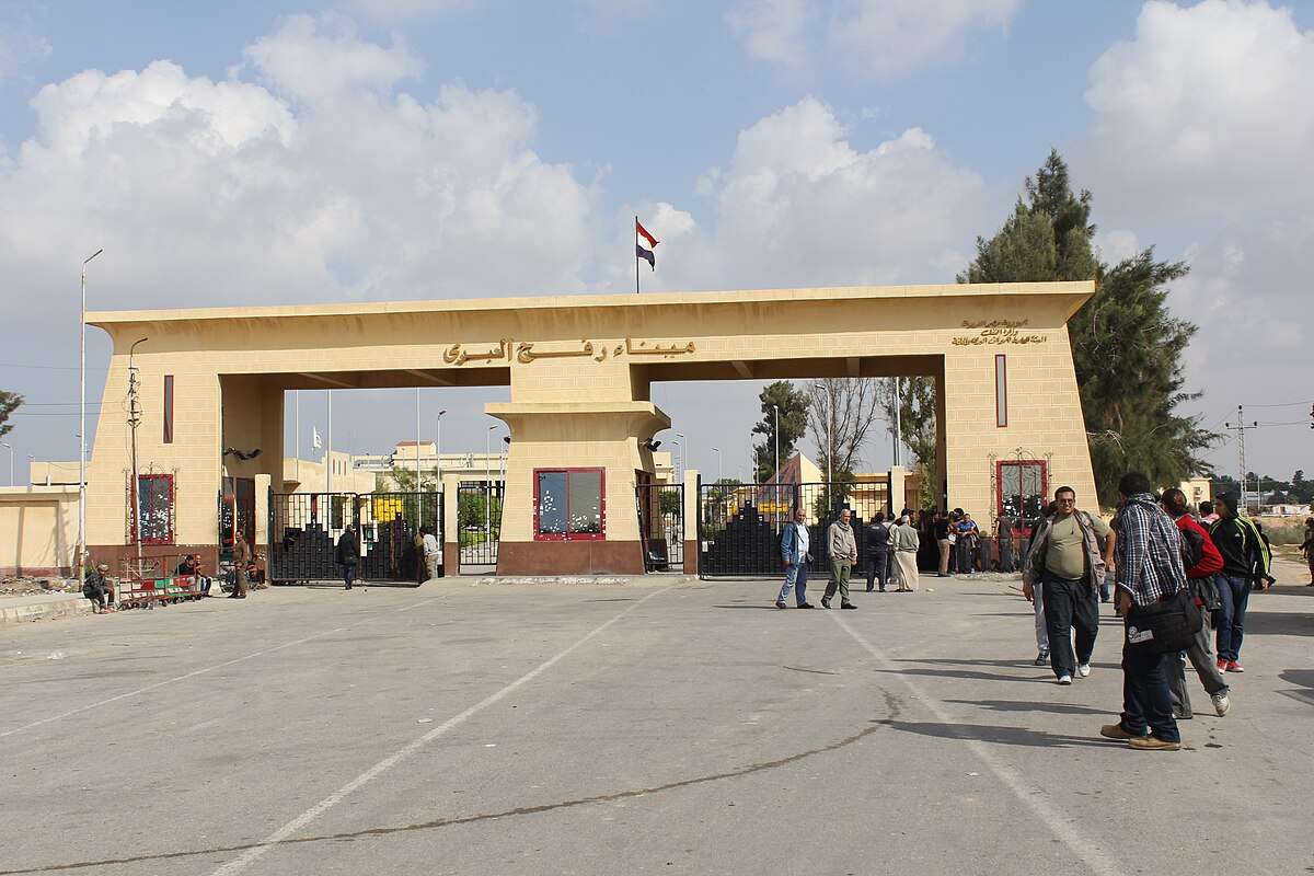 إسرائيل تعلن إعادة فتح معبري رفح وكرم أبو سالم