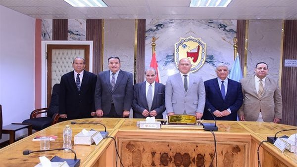 اختيار عميد كلية الحاسبات والذكاء الاصطناعي داخل جامعة سوهاج.. معايير صارمة