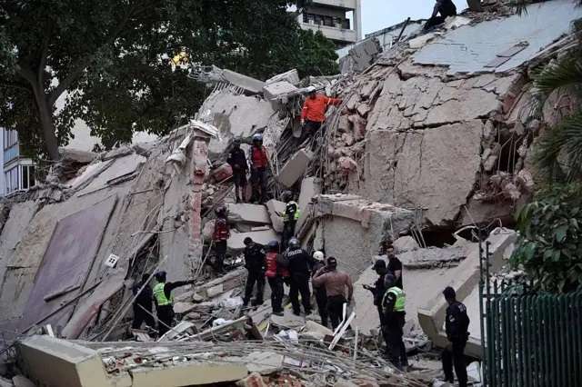 ارتفاع حصيلة ضحايا زلزال فنزويلا إلى 1430 قتيلاً