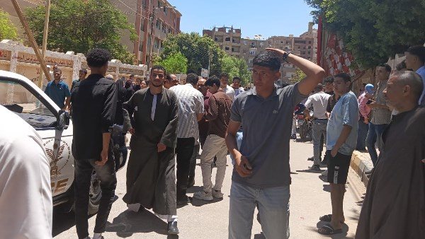 ارتياح بين طلاب الثانوية بسوهاج لسهولة امتحان العربية والشكوى تنحصر في الوقت