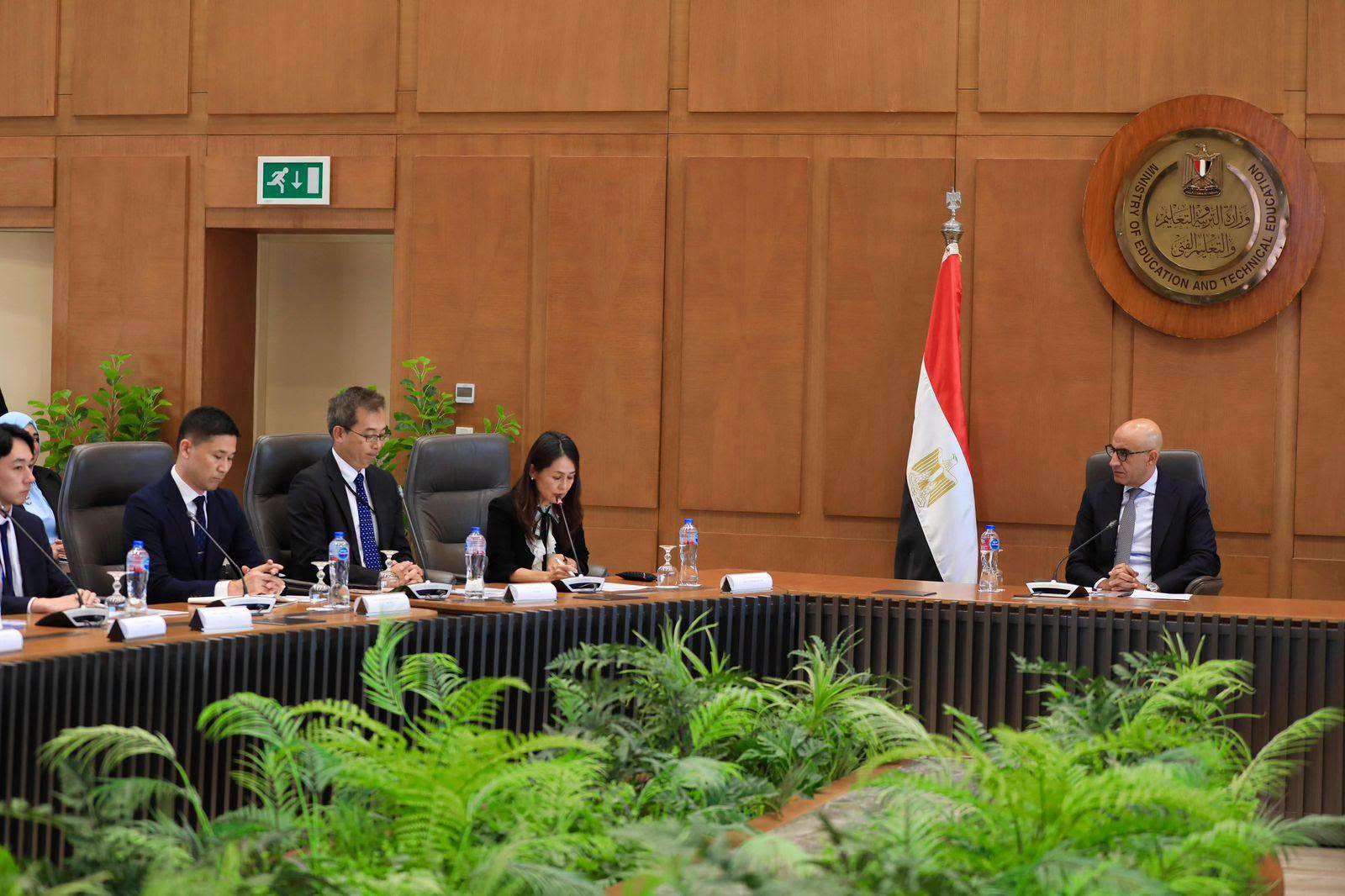 اعتماد 38 مدربًا.. وزير التعليم ونائب رئيس "جايكا" يشهدان اعتماد الدفعة الخامسة من مدربي التوكاتسو