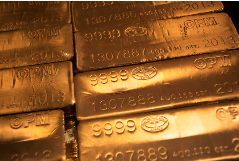 الذهب العالمي يغلق فوق 4200 دولار وعيار 21 يعود للارتفاع في مصر
