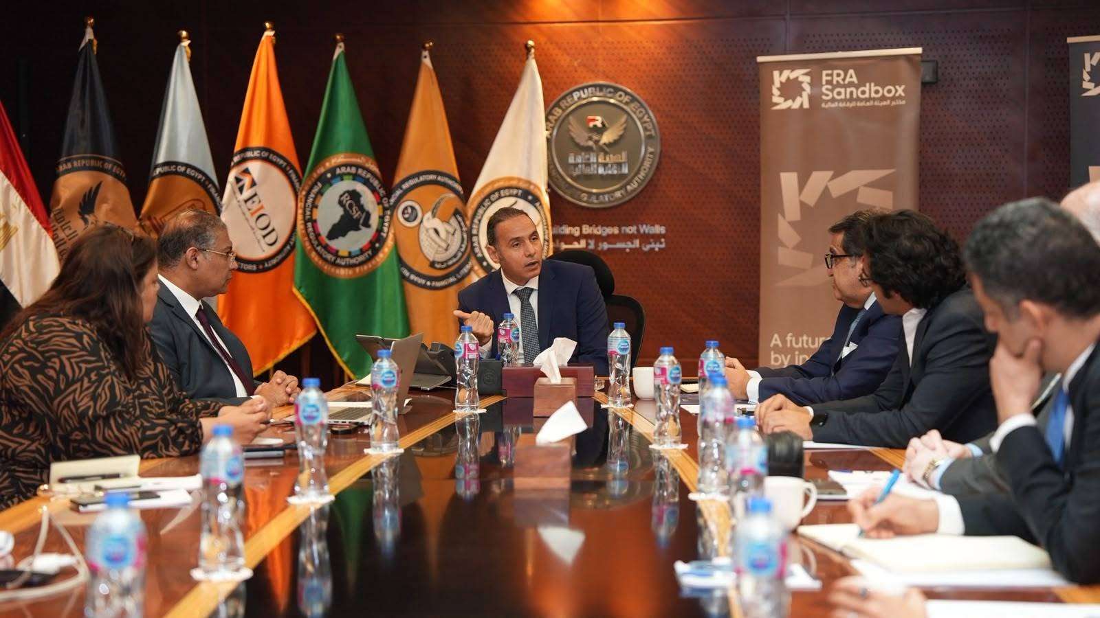 "الرقابة المالية" تعقد أول اجتماعات اللجنة الاستشارية للمختبر التنظيمي للتكنولوجيا المالية