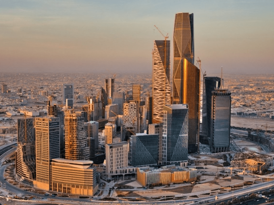 السعودية تحدد مناطق تملك الأجانب للعقارات وتفتح آفاقاً استثمارية جديدة