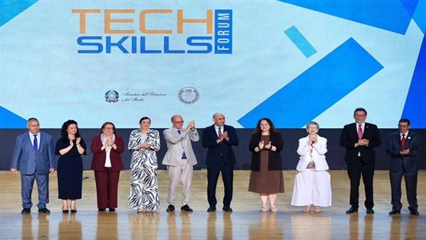 القاهرة تقود التعليم التقني بالمتوسط.. وزير التربية والتعليم يطلق رسائل التحول الرقمي