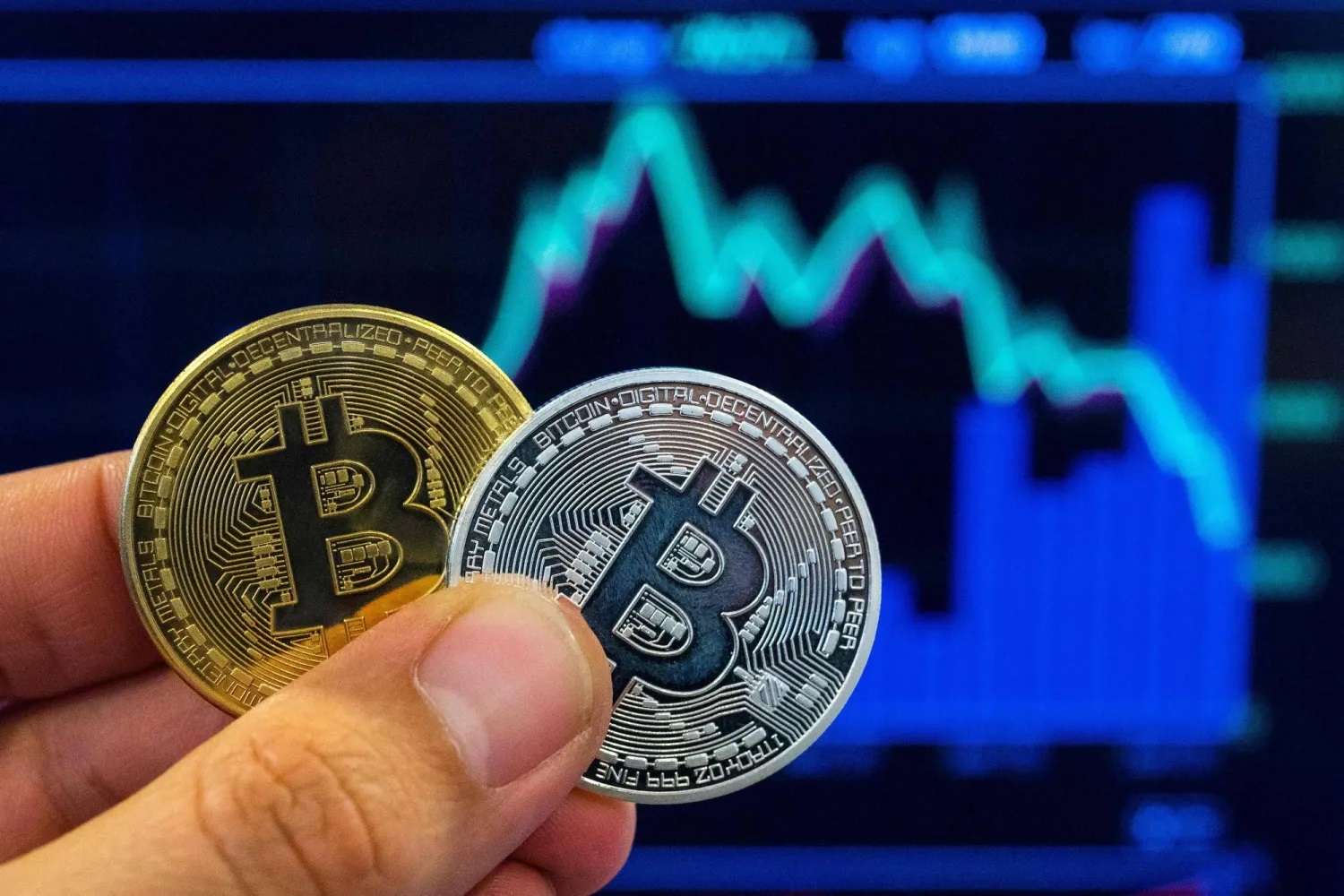 بتكوين تهبط دون 60 ألف دولار للمرة الأولى منذ أكتوبر 2024