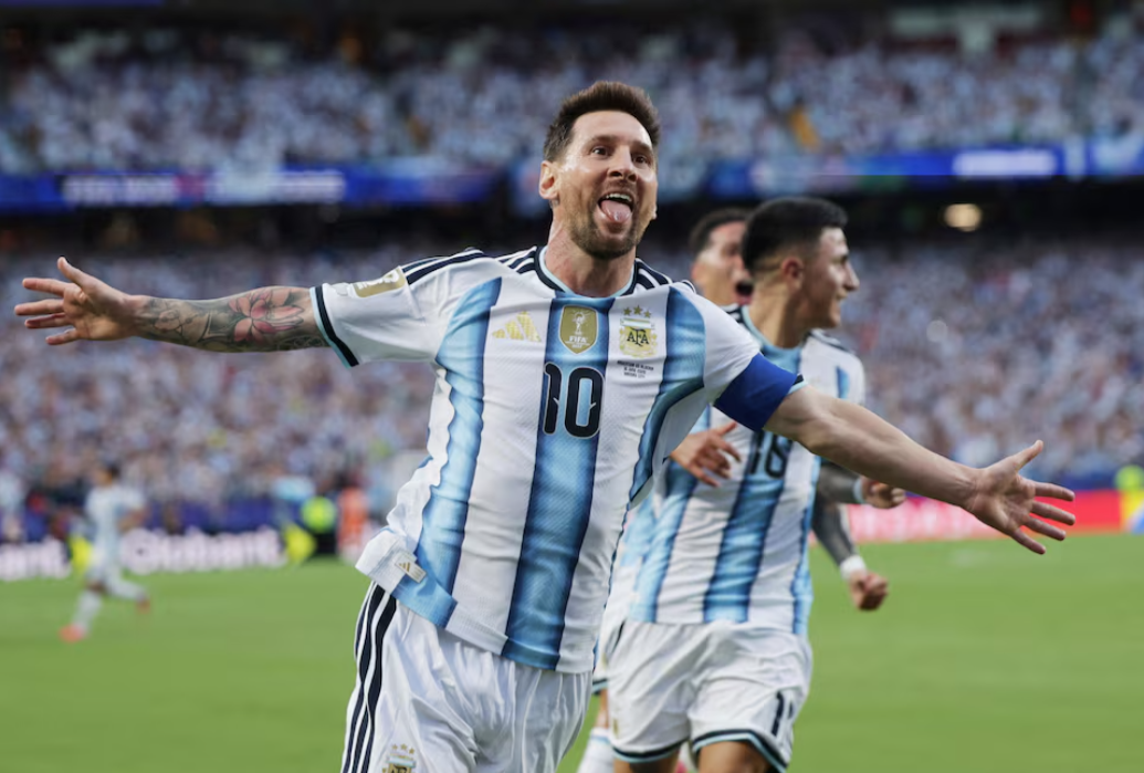 بثلاثيته في شباك الجزائر.. ميسي يتوج كأكبر هداف يسجل «هاتريك» تاريخي في كأس العالم