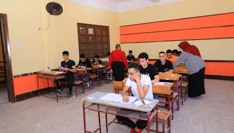 بدء امتحان مادة اللغة الأجنبية الثانية لطلاب الثانوية العامة بمحافظة الجيزة