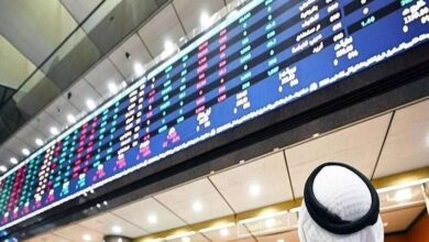 تباين أداء بورصات الخليج مع ترقب المفاوضات الأمريكية الإيرانية وتراجع أسهم مصرفية تضغط على الأسواق