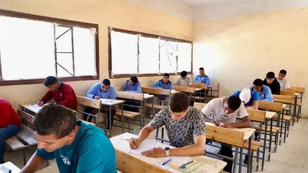 تداول أسئلة امتحان التربية الوطنية بالإجابات يثير الجدل في امتحانات الثانوية العامة.. والتعليم تتحقق