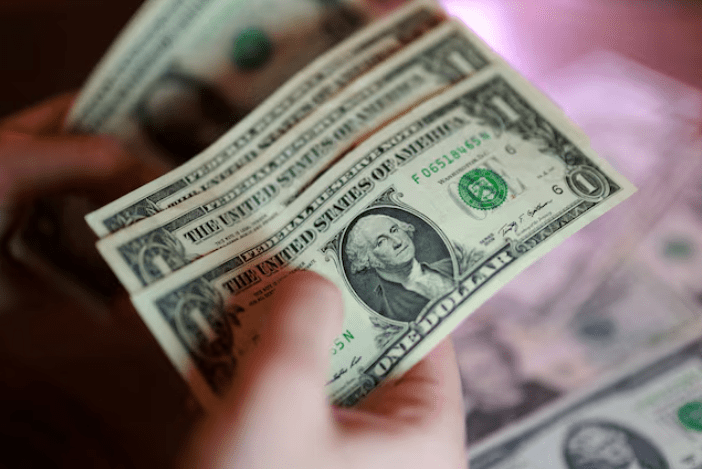 تراجع جديد في سعر الدولار أمام الجنيه المصري اليوم الإثنين بالبنوك