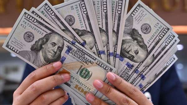 تراجع جديد في سعر الدولار أمام الجنيه بالبنوك بداية تعاملات اليوم.. آخر تحديث