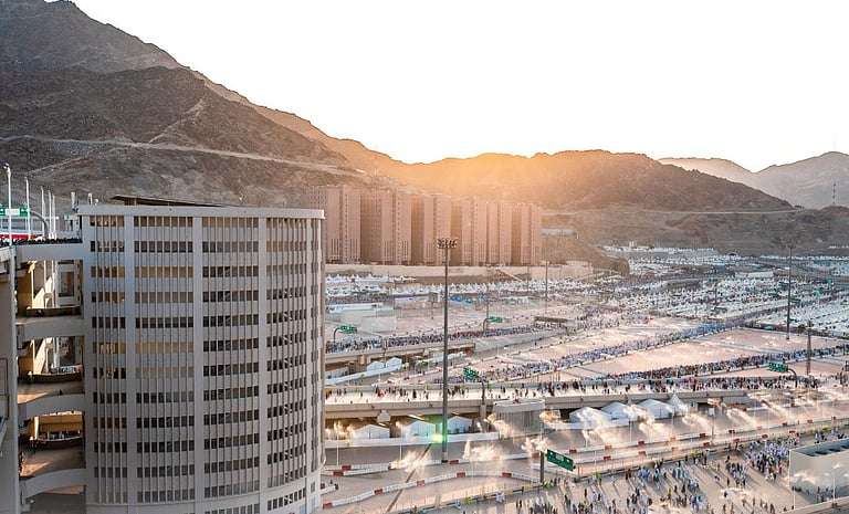 ترسية مشاريع تطوير عقاري بـ13.3 مليار ريال في مكة المكرمة ضمن خطة إعادة تأهيل 6 مواقع استراتيجية
