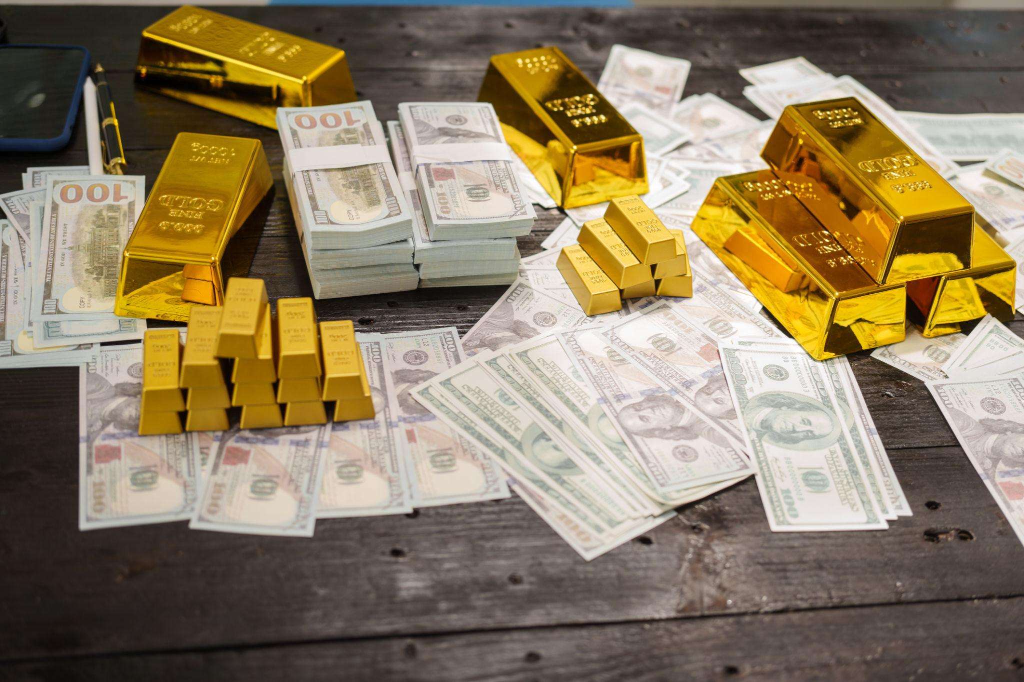 تعافي أسعار الذهب اليوم بعد هبوط حاد.. والأنظار تتجه إلى بيانات التضخم الأمريكية