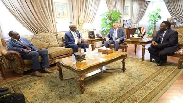 تعزيز التعاون العربي بين السودان والأكاديمية العربية للعلوم والتكنولوجيا في النقل والبنية التحتية
