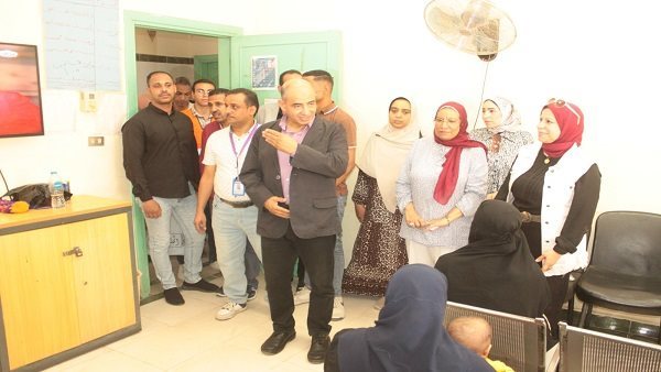 جامعة أسيوط تطلق قافلة تنموية شاملة لخدمة قرية الحواتكة وتعزيز صحة المجتمع