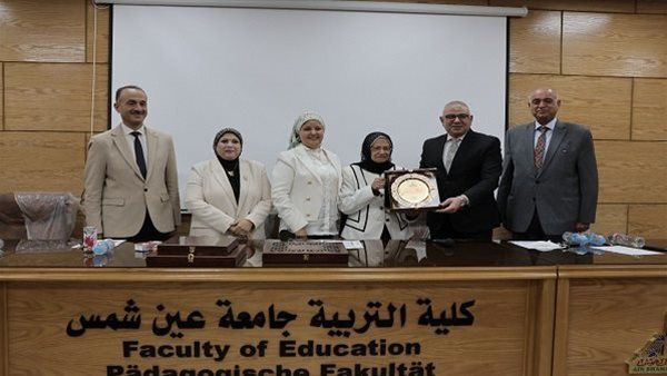 جامعة عين شمس تحتفي بخريجي ETIP من رواد التدريس باللغة الإنجليزية