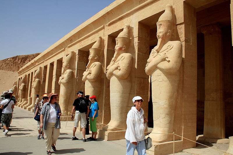 حسام هزاع: مصر تمتلك مقومات تؤهلها لاستقبال 30 مليون سائح سنويًا بحلول 2030