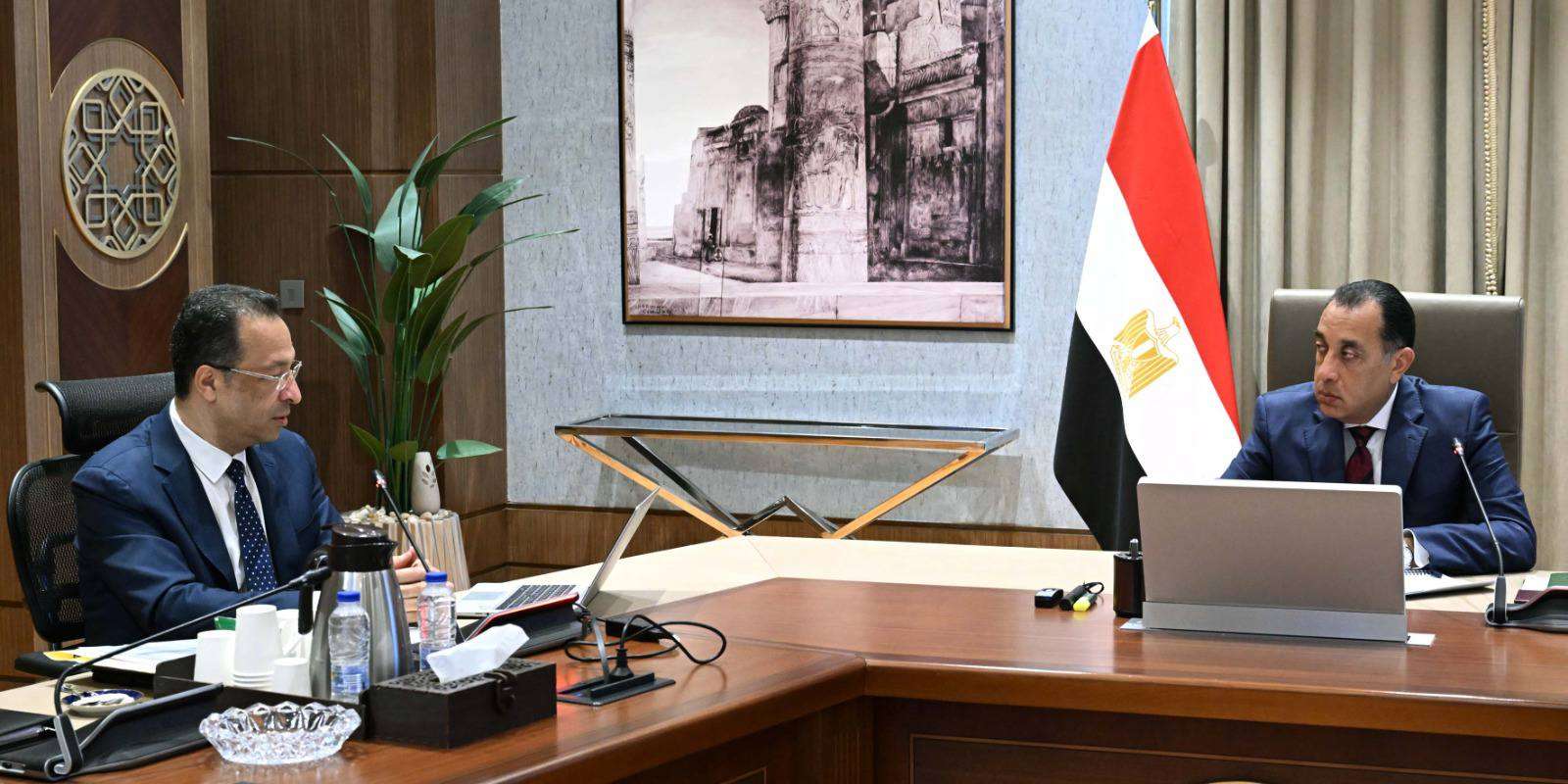 خلال لقائه بمدبولي.. وزير الاتصالات: نستهدف زيادة صادرات التعهيد إلى 6 مليارات دولار