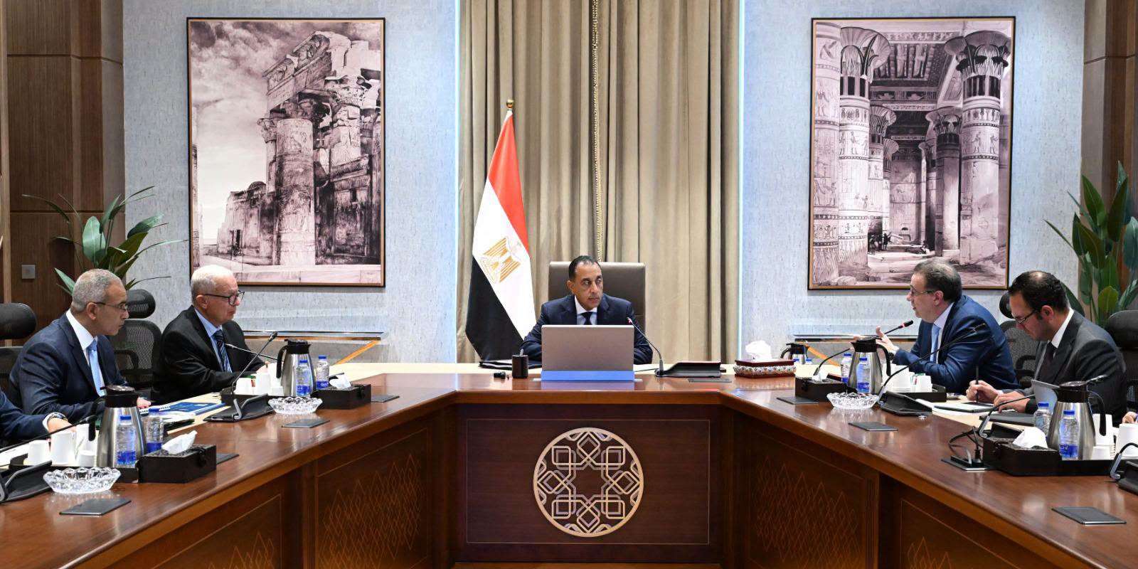 رئيس الوزراء يتابع مشروع إعادة هيكلة عدد من وحدات الجهاز الإداري للدولة