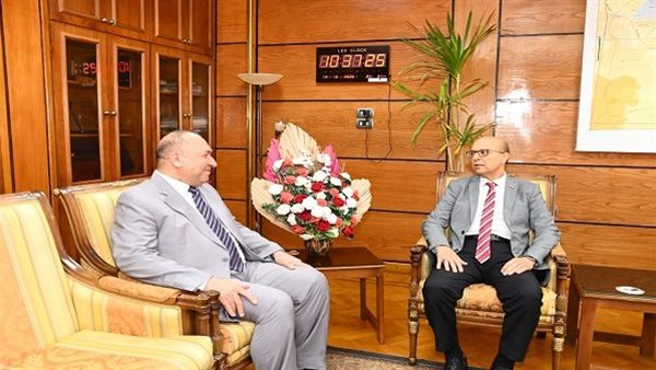 رئيس جامعة أسيوط تبحث تطوير التعليم والابتكار مع جامعة أسيوط الأهلية