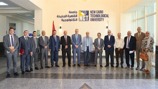 رئيس جامعة القاهرة التكنولوجية يوقع شراكة رقمية مع البريد المصري لتعزيز الخدمات المالية الذكية