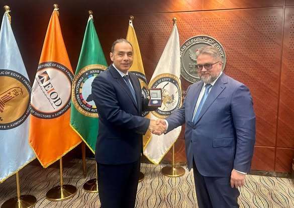 رئيس هيئة الرقابة المالية يبحث مع نائب محافظ البنك المركزي الروسي سبل التعاون في قطاع التأمين