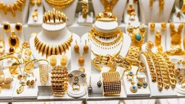 سعر الذهب اليوم يهبط بقوة.. عيار 21 يفقد 210 جنيهات