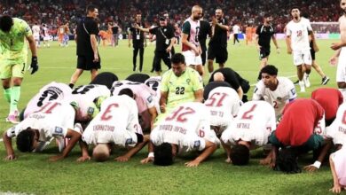 صحف العالم بعد تأهل المغرب على حساب هولندا: كومان أظهر جبنًا أمام منتخب لا يُستهان به