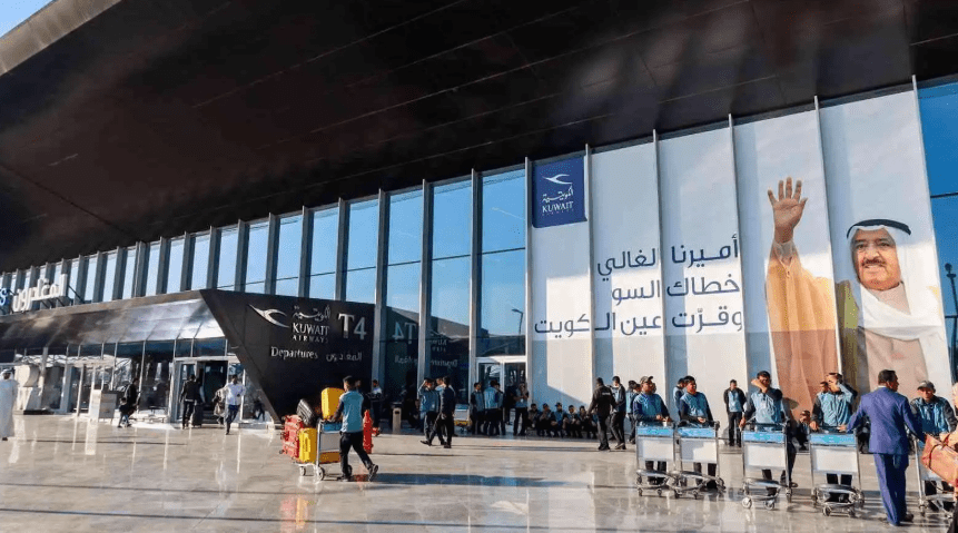 عاجل.. عودة الحركة الجوية لمطار الكويت بعد الهجمات الإيرانية