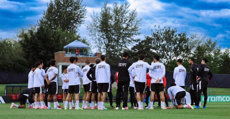 فيفا يعلن إيقاف لاعب منتخب مصر وغيابه أمام أستراليا في كأس العالم