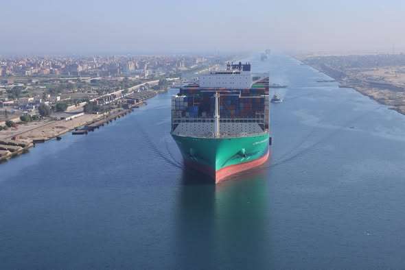 قناة السويس تشهد عبور سفينة الحاويات العملاقة CMA CGM VENDOME لأول مرة