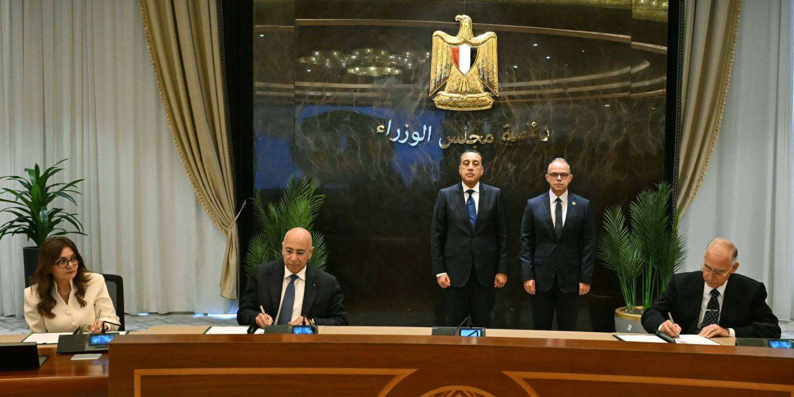 لنقل حصة من محطات وقود "وطنية".. توقيع اتفاق شراكة بين جهاز مشروعات الخدمة الوطنية وشركة "طاقة عربية"