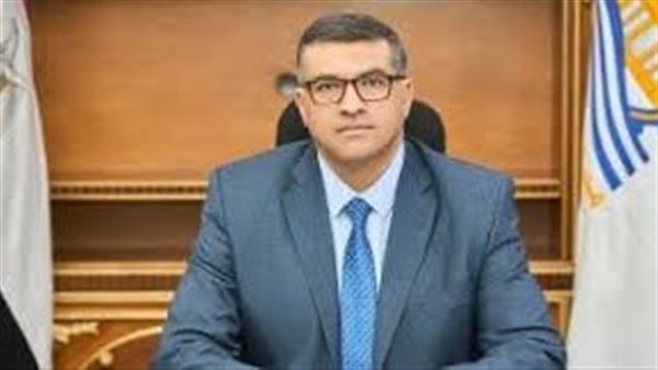 محافظ قنا يحيل 5 مسؤولين بلجنة الدبلومات الفنية للتحقيق بعد ضبط مخالفات داخل الامتحانات
