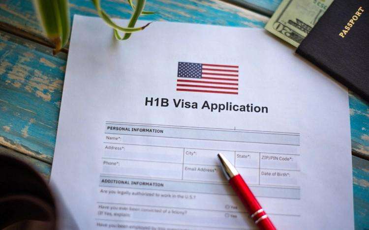محكمة أمريكية تلغي رسوم تأشيرة H-1B بقيمة 100 ألف دولار التي أقرها ترامب