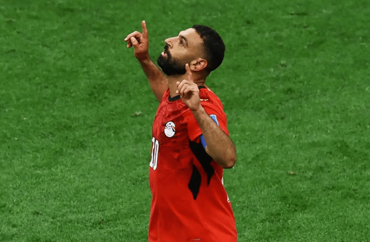 محمد صلاح يكتب التاريخ وينفرد بلقب الهداف المصري في كأس العالم