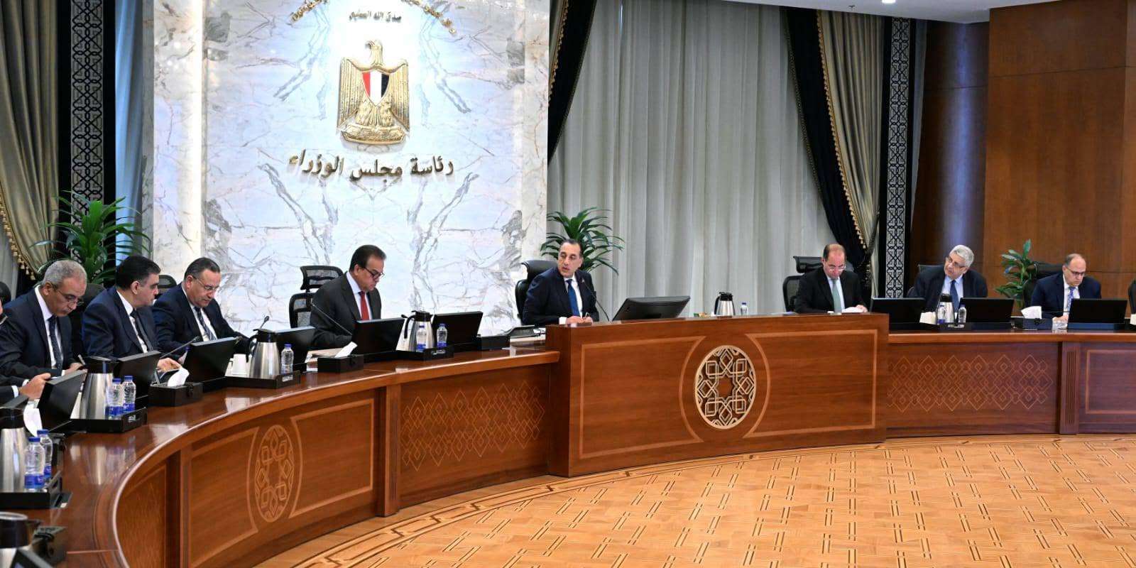 مدبولي يتابع موقف توافر مخزون الأدوية والمستحضرات الطبية.. تفاصيل