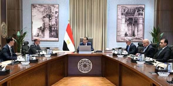 مدبولي يوجه بجذب الاستثمارات للمنطقة الاقتصادية لقناة السويس بشكل دائم