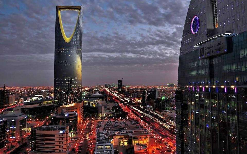 مذكر القحطاني: أسعار المقاولات بالمملكة تشهد انخفاضا ملحوظا نتيجة زيادة المعروض