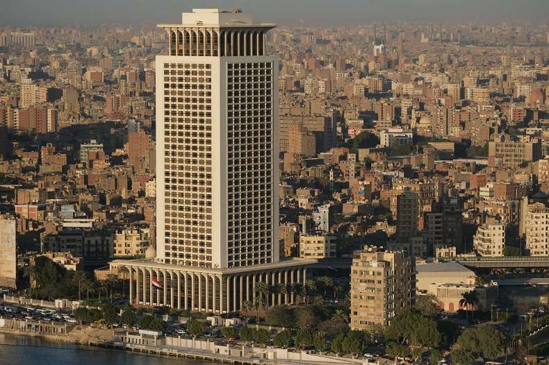 مصر تدين الهجمات الإيرانية على البحرين