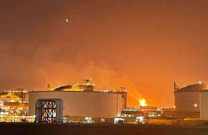 مصر تعلن تضامنها الكامل مع قطر إثر حادث حريق «رأس لفان» الصناعية