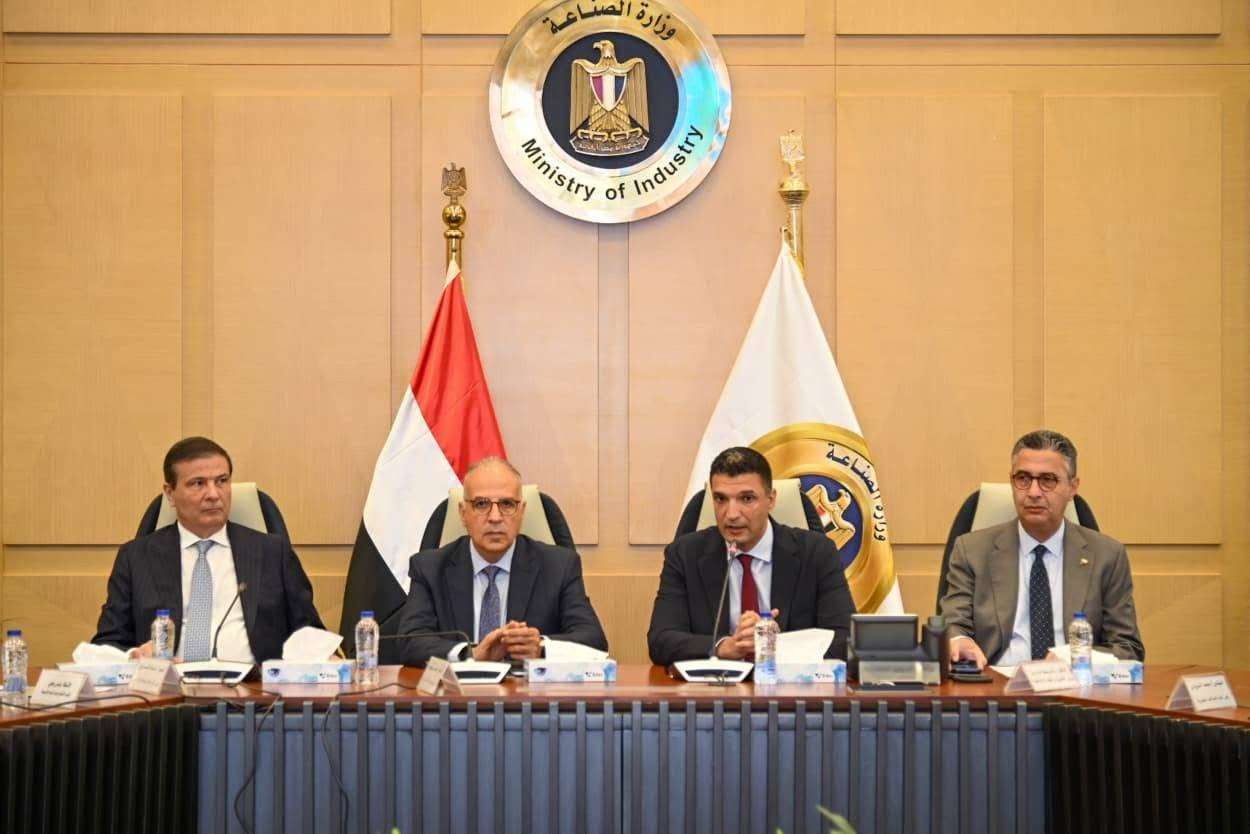 وزراء الصناعة والري والتموين والزراعة يتفقون على تشكيل لجنة مشتركة لإدارة ملف البصمة المائية في مشروعات الصناعات الغذائية
