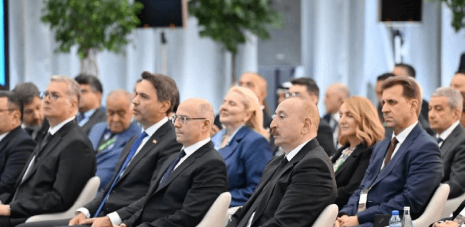 وزير البترول يشارك في افتتاح أسبوع باكو للطاقة بأذربيجان