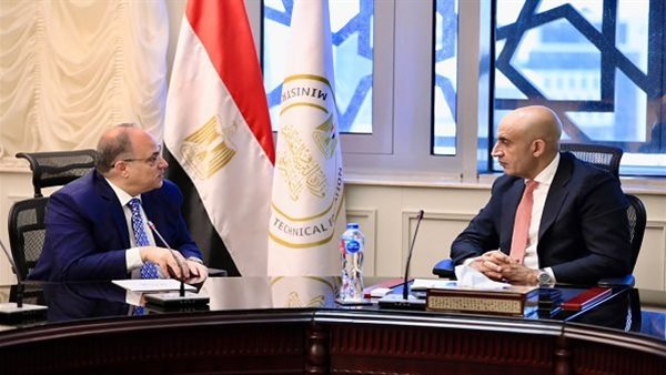 وزير التربية والتعليم يطلق تعاون مع هيئة الدواء لتطوير مسار للصناعات الدوائية بالمدارس التكنولوجية