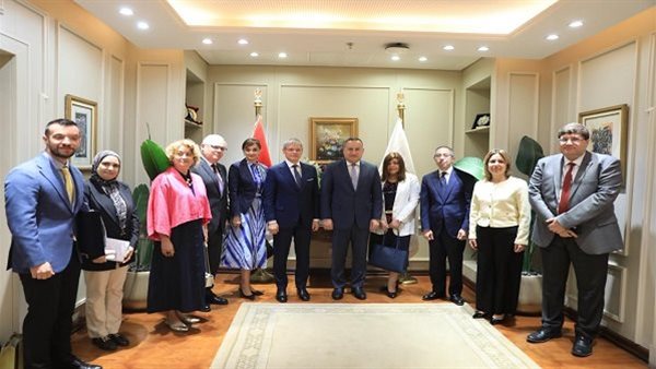 وزير التعليم العالى يناقش مع رومانيا مستقبل التعاون الفرنكفوني