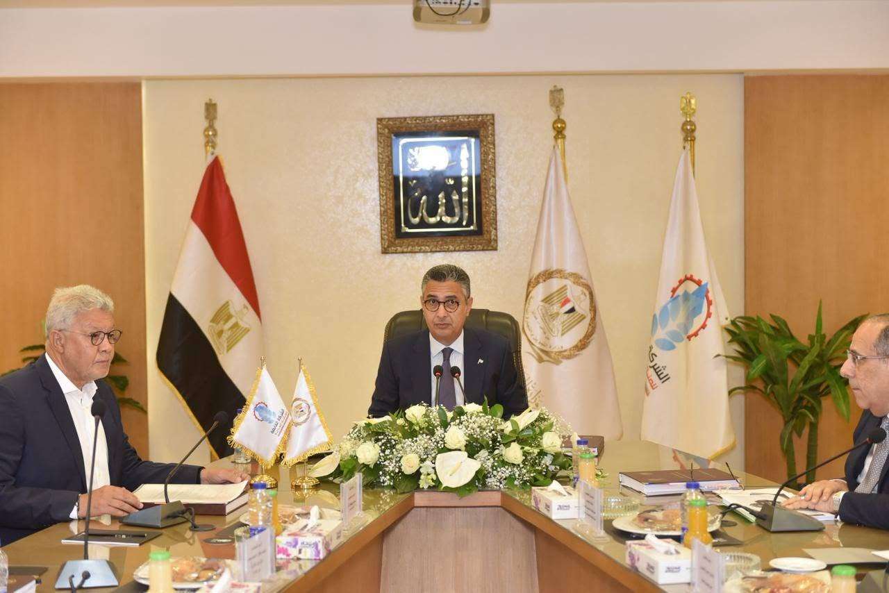 وزير التموين: الشركة القابضة للصناعات الغذائية ذراع الدولة الأساسية لضمان استقرار الأسواق وتوفير السلع