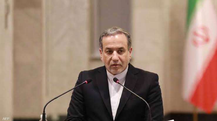 وزير الخارجية الإيراني: نشن ضربات دفاعية على مواقع يسمح لأمريكا باستخدامها