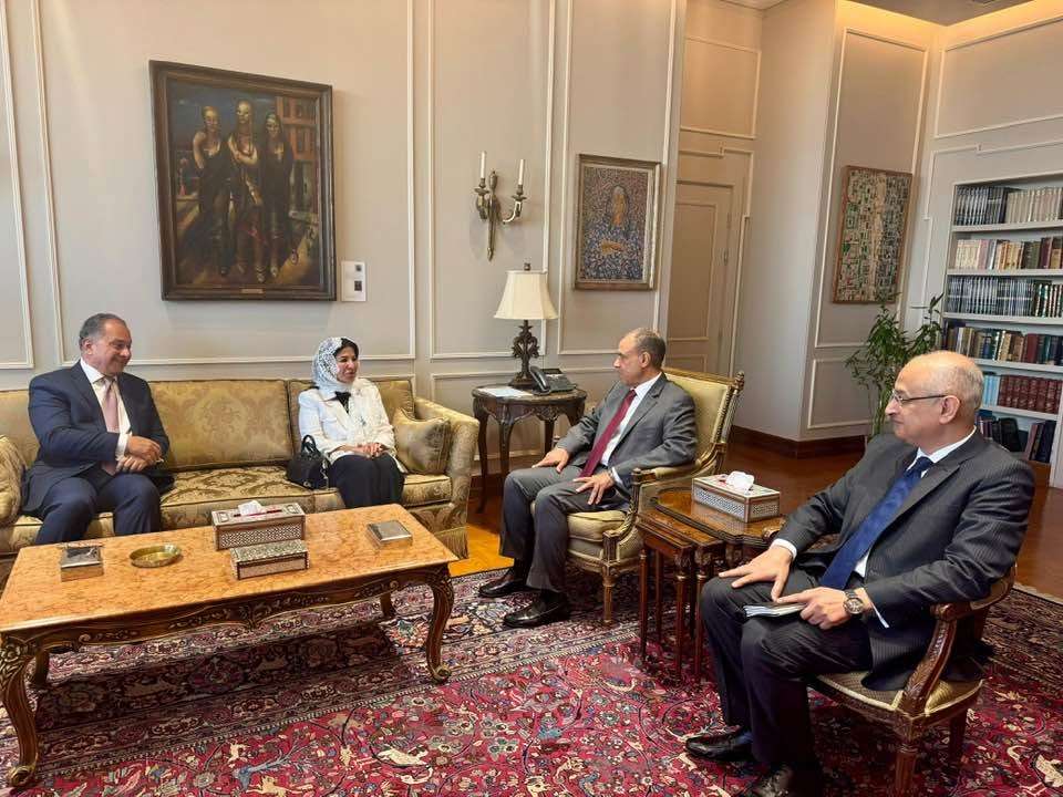 وزير الخارجية يستقبل المديرة التنفيذية لمنظمة تنمية المرأة التابعة لمنظمة التعاون الإسلامي